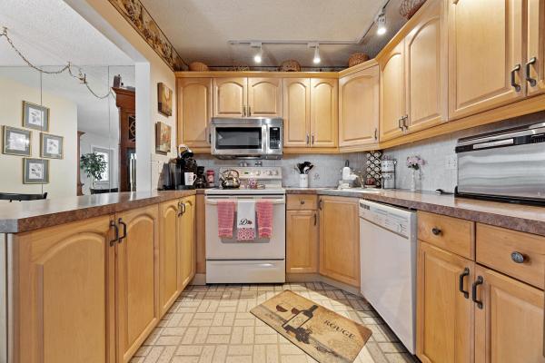 306 Pine Ridge Cir #B-2, Greenacres, Florida 33463, image 3