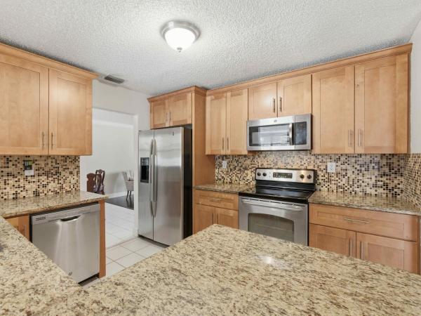 La Mancha, 150 Valencia St, Royal Palm Beach, Florida 33411, image 2
