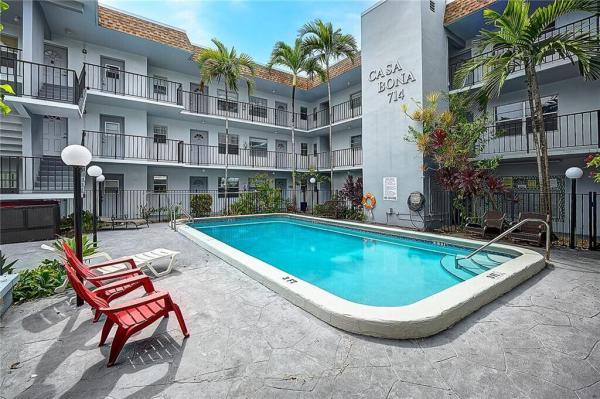 Casa Bona, 714 NE 10th St #205, Hallandale Beach, Florida 33009, image 1