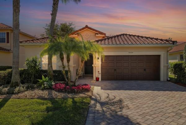 Oakmont Estates, 10684 Ivanhoe Ln, Wellington, Florida 33414, image 2