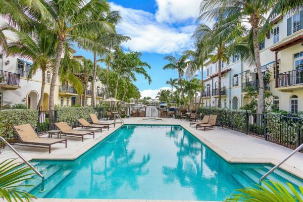 Estancia At Boynton Beach, 813 Estancia Way, Boynton Beach, Florida 33435, image 1