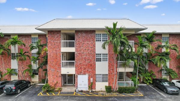 Village At Harbor Beach, 2424 SE 17th St #208b, Fort Lauderdale, Florida 33316, image 1