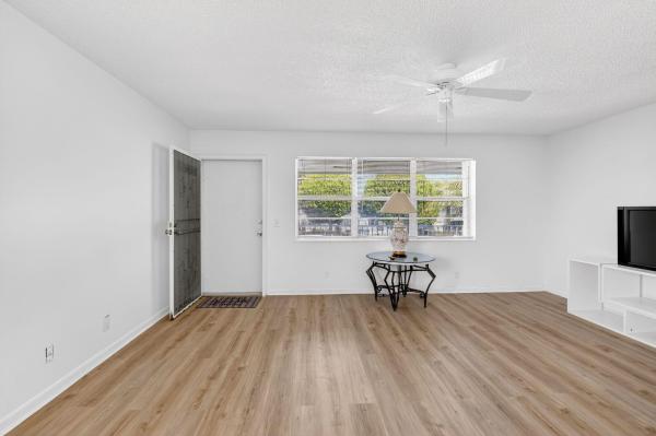 Sterling Village, 480 Horizons W #205, Boynton Beach, Florida 33435, image 1