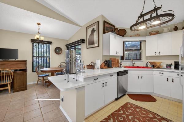 Surrey Woods, 2833 Stoneway Ln #A, Fort Pierce, Florida 34982, image 3