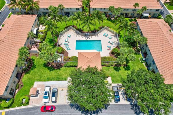 Via Jardin At Woodbine, 1120 Via Jardin, Riviera Beach, Florida 33418, image 3