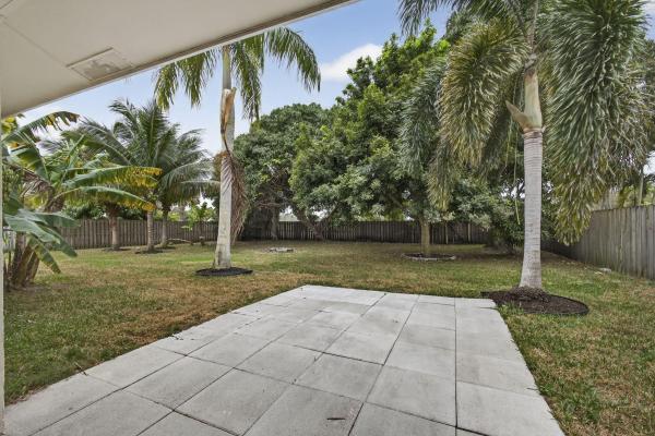 The Willows, 102 Meadowlark Dr, Royal Palm Beach, Florida 33411, image 2