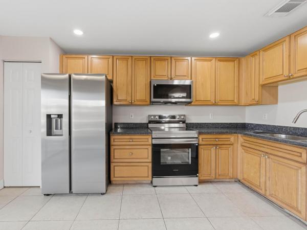 Turtle Cay, 9212 Lily Bank Ct, Riviera Beach, Florida 33407, image 3