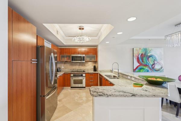 Marina Grande Club & Residences, 2650 Lake Shore Dr #1404, Riviera Beach, Florida 33404, image 1
