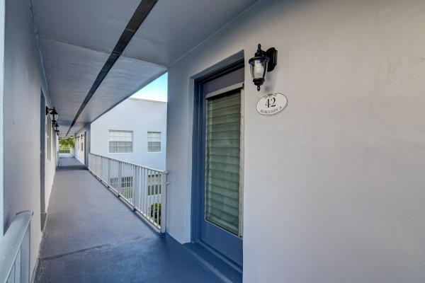 42 Burgundy A, Delray Beach, Florida 33484, image 2