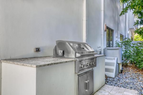 Hofman, 703 NE 5th St, Delray Beach, Florida 33483, image 2