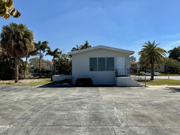 Whisem, 401 NE 15th Ter, Boca Raton, Florida 33432, image 1