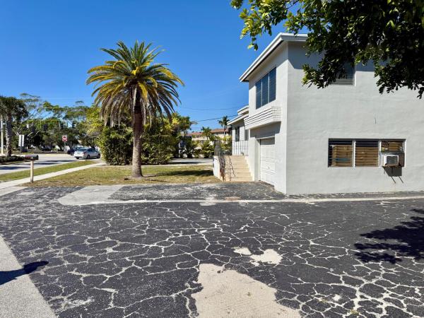 Whisem, 401 NE 15th Ter, Boca Raton, Florida 33432, image 2