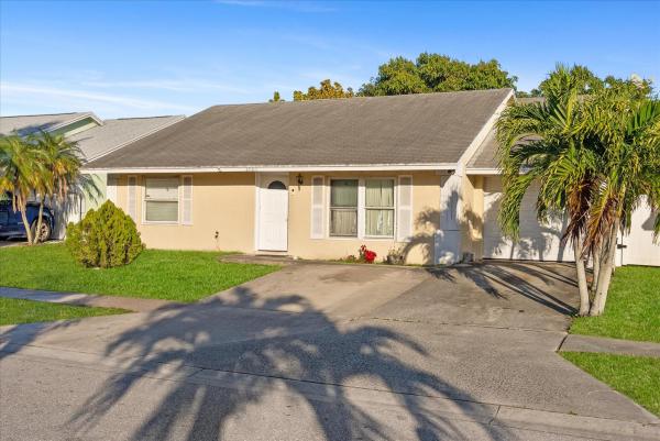 Lantana Homes, 5080 Cornell Walk, Lake Worth, Florida 33463, image 2