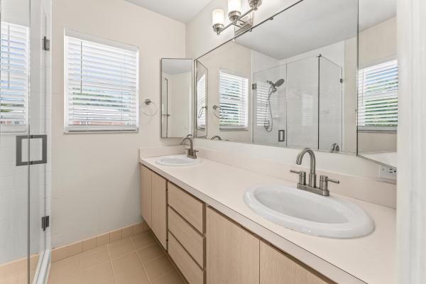 Stamford At The Villages Of Palm Beach Lakes, 3136 Kingston Ct, West Palm Beach, Florida 33409, image 1