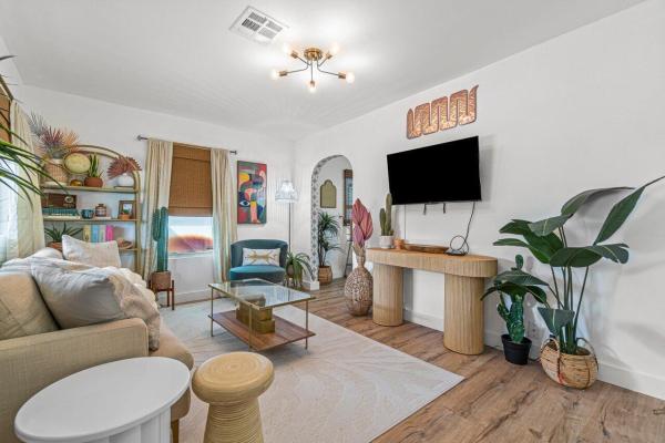 Lantana Residential, 423 W Ocean Ave, Lantana, Florida 33462, image 1