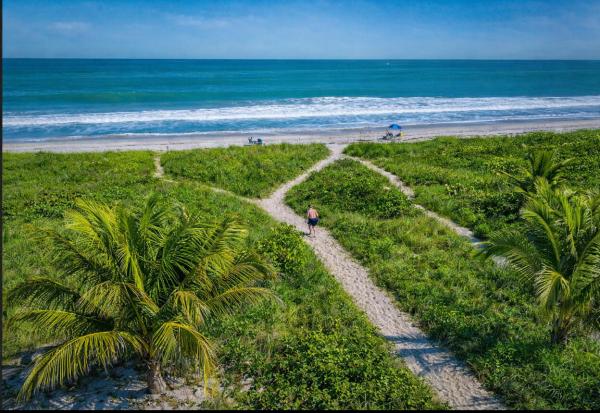 3206 S Lakeview Cir #1101, Fort Pierce, Florida 34949, image 1