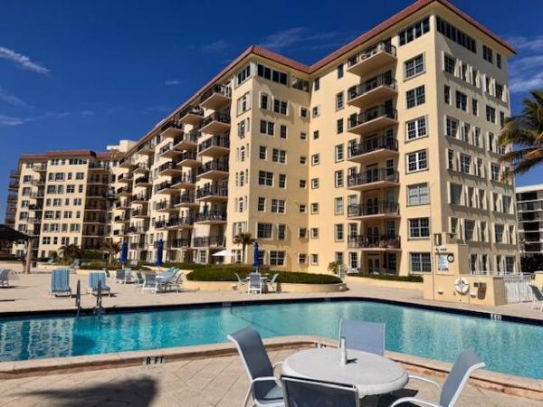 La Bonne Vie, 3475 S Ocean Blvd #6110, Palm Beach, Florida 33480, image 2