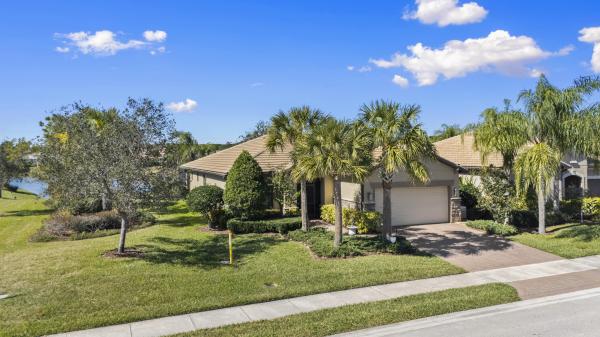 Veranda Gardens, 255 SE Courances Dr, Port St. Lucie, Florida 34984, image 1