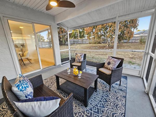 Bayshore Heights, 433 SE Seahouse Dr, Port St. Lucie, Florida 34983, image 2