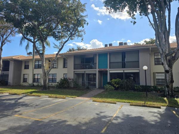 Bent Tree Gardens West, 9960 Pineapple Tree Dr #208, Boynton Beach, Florida 33436, image 2