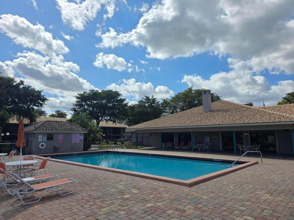 Bent Tree Gardens West, 9960 Pineapple Tree Dr #208, Boynton Beach, Florida 33436, image 3