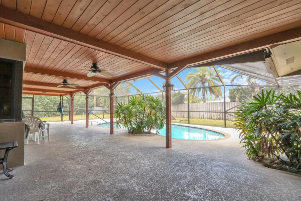 Country Club Village, 563 NW 13th Dr, Boca Raton, Florida 33486, image 2