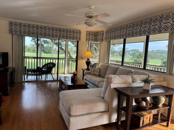 Golf Villas, 428 Brackenwood Ln S, Palm Beach Gardens, Florida 33418, image 2