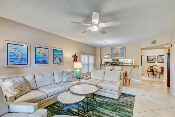 Uno Lago, 200 Uno Lago Dr #105, Juno Beach, Florida 33408, image 3