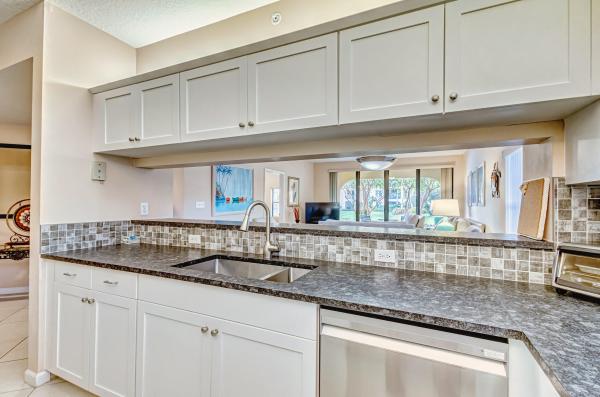Uno Lago, 200 Uno Lago Dr #105, Juno Beach, Florida 33408, image 3