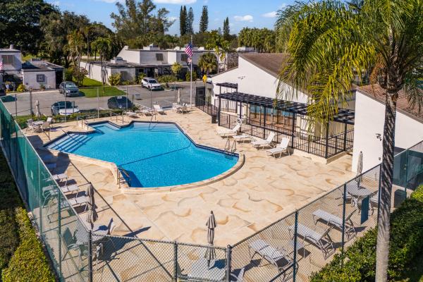 Villas Central, 1340 E Golfview Dr, Pembroke Pines, Florida 33026, image 1