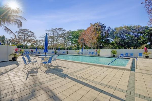 Water Chase At Cypress Bend, 2334 S Cypress Bend Dr #907, Pompano Beach, Florida 33069, image 2