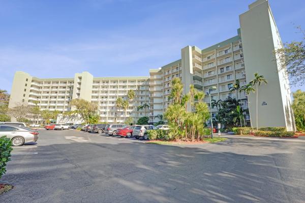Water Chase At Cypress Bend, 2334 S Cypress Bend Dr #907, Pompano Beach, Florida 33069, image 1