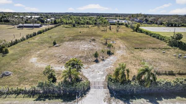 Rustic Ranches Estates, 16296 Deer Path Ln, Wellington, Florida 33470, image 2