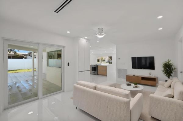 The Pinelands, 979 NW 8th St, Boca Raton, Florida 33486, image 1