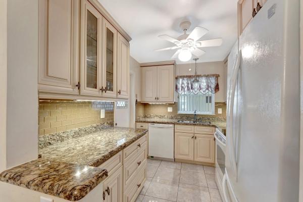 Hampton Gardens, 806 SE 7th St #201, Deerfield Beach, Florida 33441, image 2