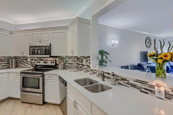 Uno Lago, 400 Uno Lago Dr #204, Juno Beach, Florida 33408, image 2