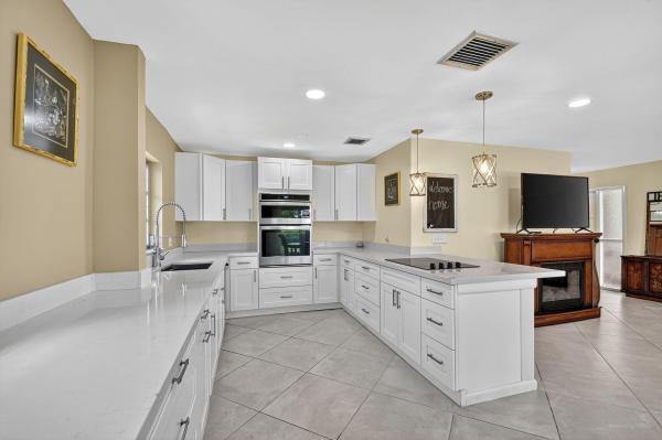 Tudor 2 North, 324 Orange Tree Dr #5, Atlantis, Florida 33462, image 1