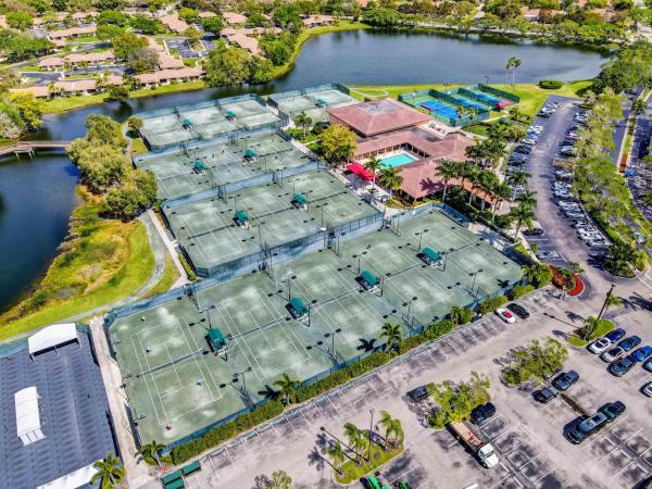 Prestwick Chase, 352 Prestwick Cir #3, Palm Beach Gardens, Florida 33418, image 1