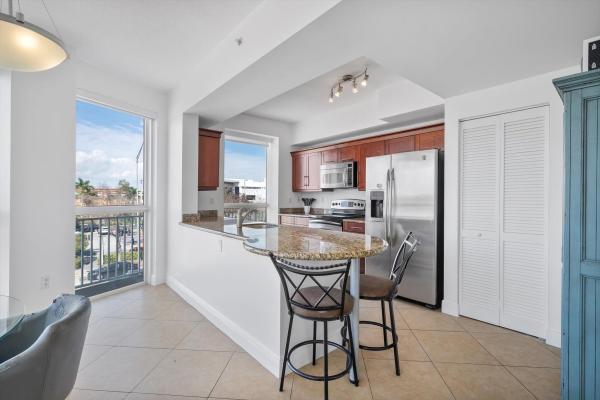 Downtown Dadeland, 7270 N Kendall Dr #B203, Kendall, Florida 33156, image 2