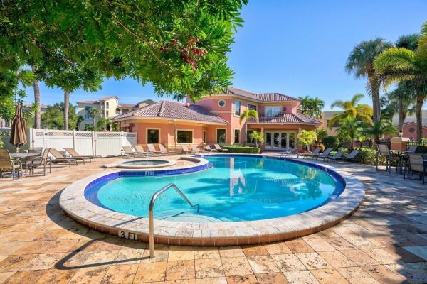 Uno Lago, 300 Uno Lago Dr #305, Juno Beach, Florida 33408, image 1