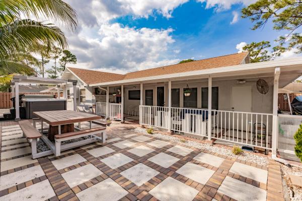 Sugar Pond Manor, 13545 Exotica Ln, Wellington, Florida 33414, image 2