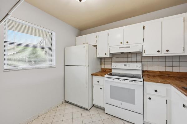 Lucerne Lakes Golf Colony, 7142 Golf Colony Ct #102, Lake Worth, Florida 33467, image 2