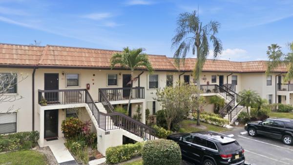 Lucerne Lakes Golf Colony, 7142 Golf Colony Ct #102, Lake Worth, Florida 33467, image 1