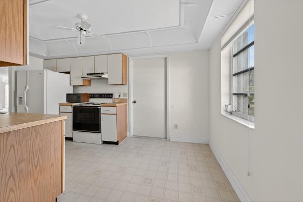 Palm Beach Leisureville, 2201 SW 22nd Way, Boynton Beach, Florida 33426, image 1