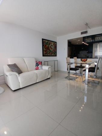 Lakeshore Club, 1830 Embassy Dr #121, West Palm Beach, Florida 33401, image 2