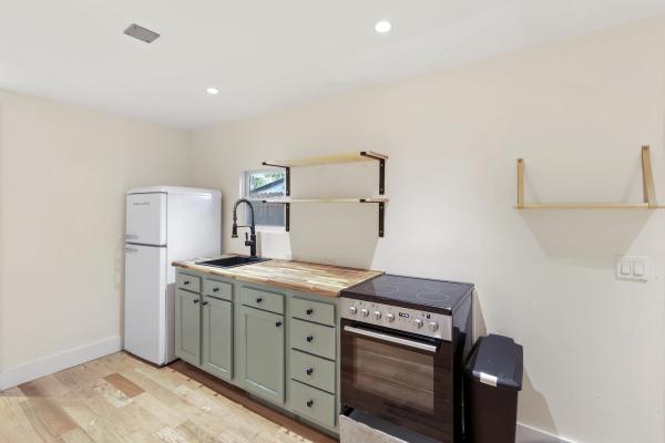 Moss & Heisler, 1309 Florida Ave, West Palm Beach, Florida 33401, image 1