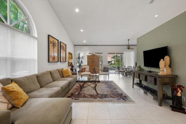 Cambridge At Wycliffe, 4659 Carlton Golf Dr, Lake Worth, Florida 33449, image 2
