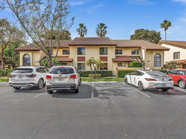 Palm Chase Lakes, 10215 N Circle Lake Dr #201, Boynton Beach, Florida 33437, image 3