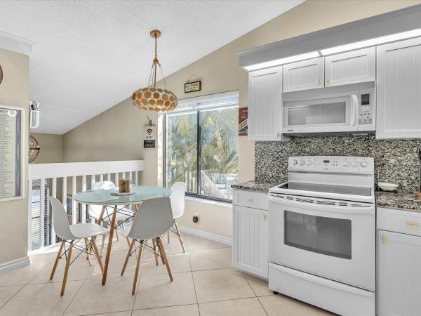 Palm Chase Lakes, 10215 N Circle Lake Dr #201, Boynton Beach, Florida 33437, image 1