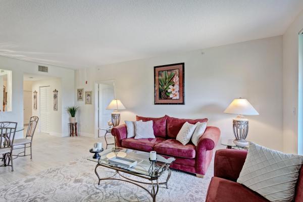 Uno Lago, 500 Uno Lago Dr #402, Juno Beach, Florida 33408, image 3